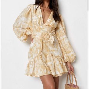 Misguided Mustard Color Tie Dye Raffia mini dress with belt. Size US6. NWT